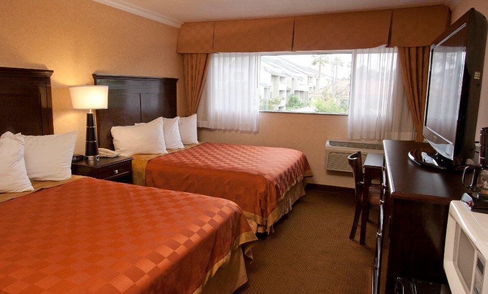 Pasadena Rose & Crown Hotel الغرفة الصورة