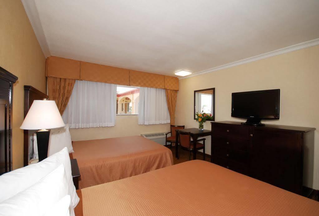 Pasadena Rose & Crown Hotel المظهر الخارجي الصورة