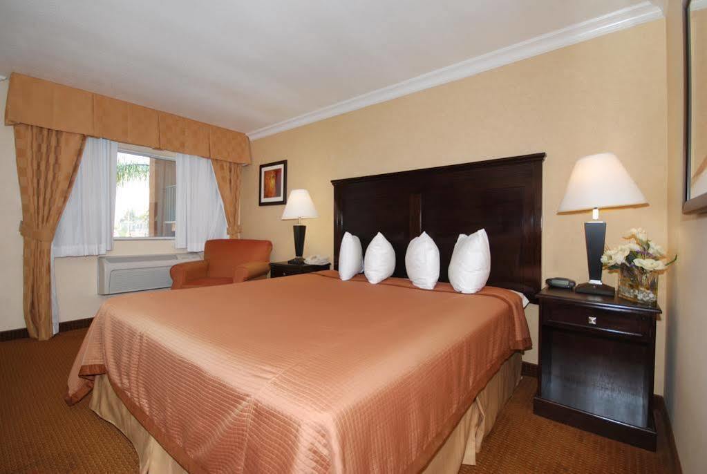 Pasadena Rose & Crown Hotel المظهر الخارجي الصورة