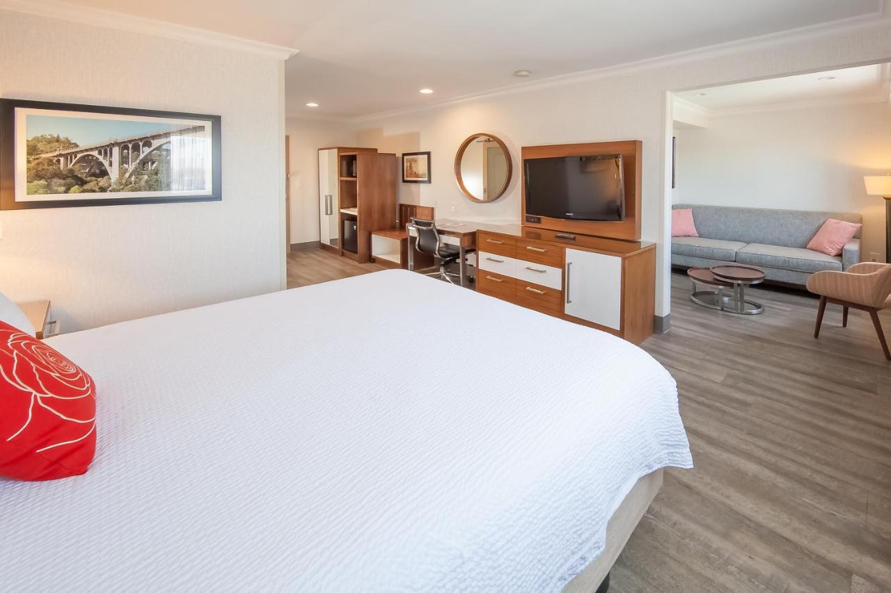 Pasadena Rose & Crown Hotel المظهر الخارجي الصورة